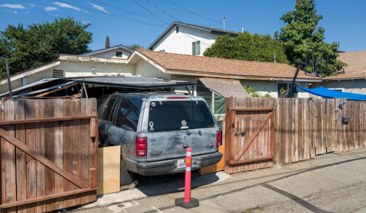 Mom of 5 Arrested After 2-Year-Old Son is Found Unresponsive in Bathtub ...